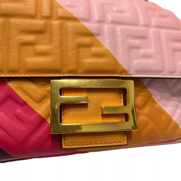 $3100 FENDI 2021 Multi Embossed FF Baguette Chain Crossbody Medium Leather Bag - Picture 3 of 15